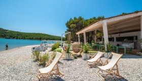 Arena One 99 Glamping - Beach Bar Green