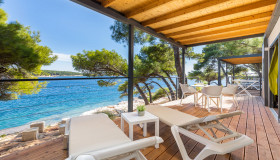 Camping villa first row to the sea