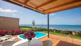 Arena Grand Kažela Camping Homes_Deluxe camping villa with private pool - first row to the sea